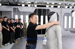 并于2027年面向中市场正式上市和交付